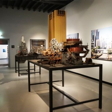 40°43′00″N 74°00′22″W